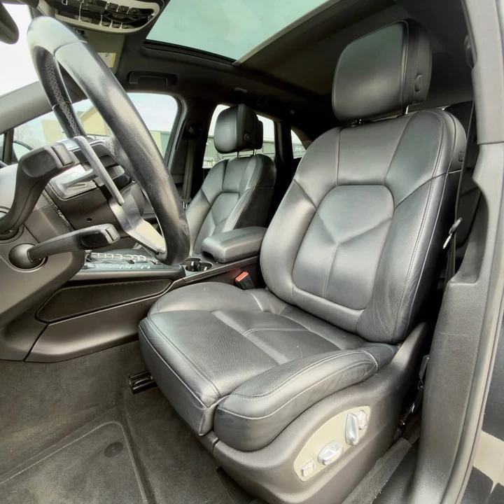 2017 Porsche Macan - Image 9 of 12