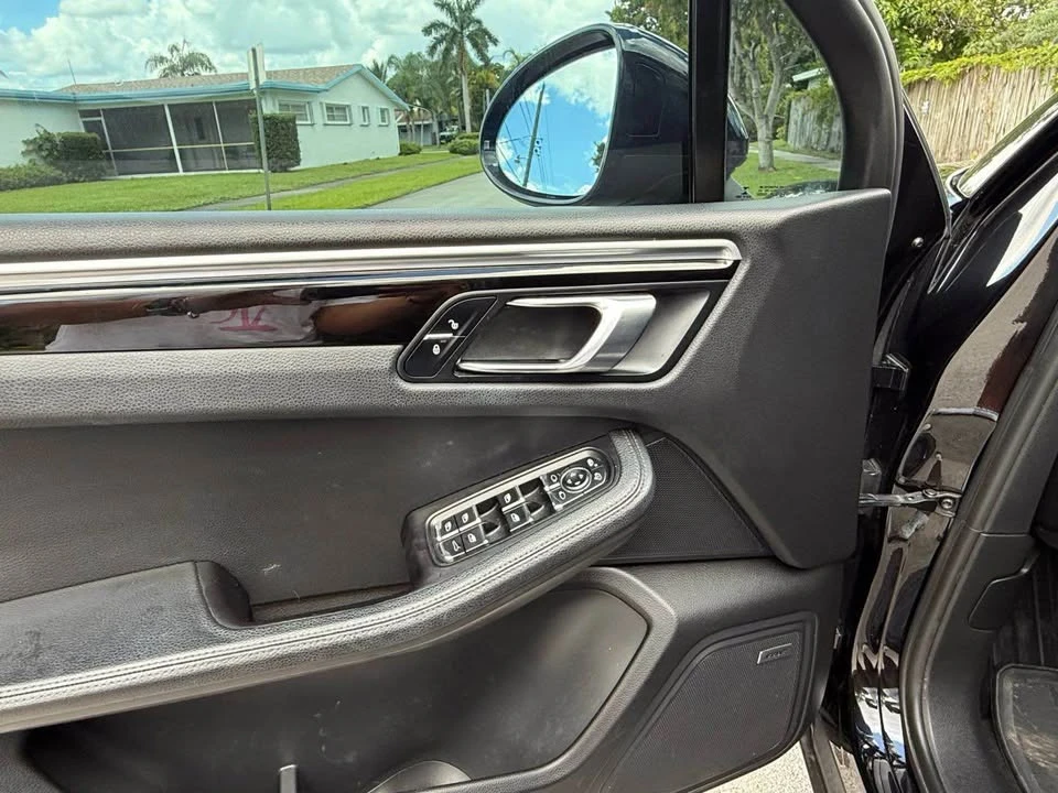 2017 Porsche Macan - Image 3 of 20
