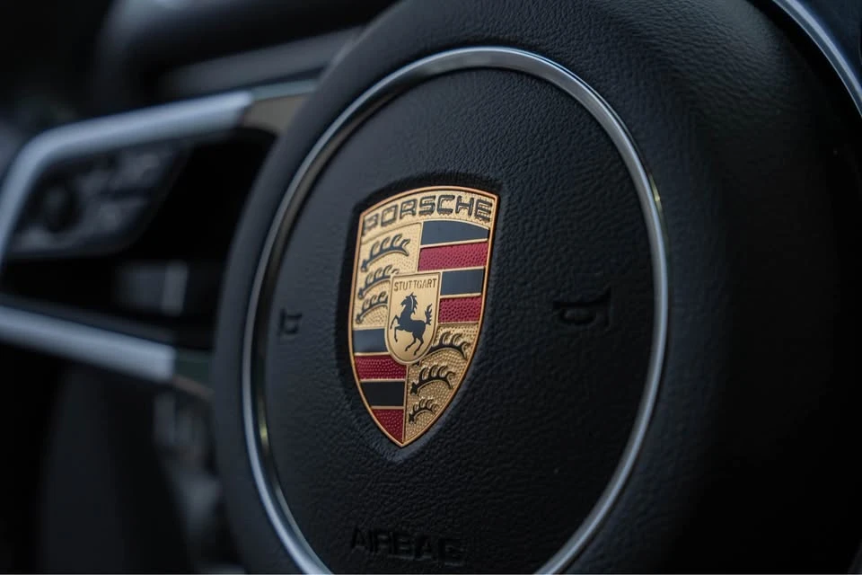 2017 Porsche Macan - Image 13 of 17