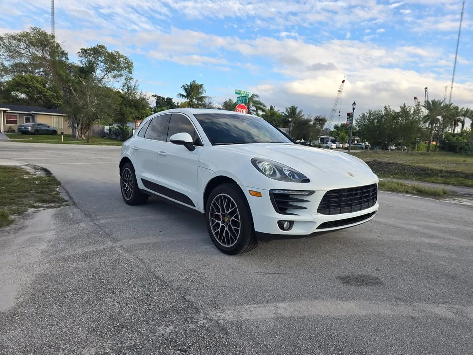 2017 Porsche Macan - Image 4 of 12