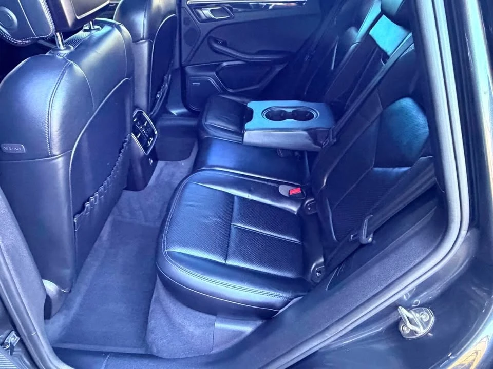 2017 Porsche Macan - Image 10 of 20
