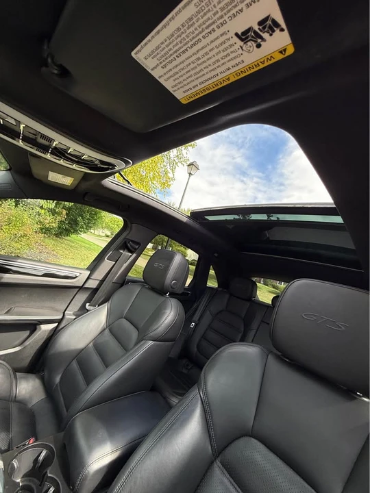 2017 Porsche Macan - Image 14 of 19