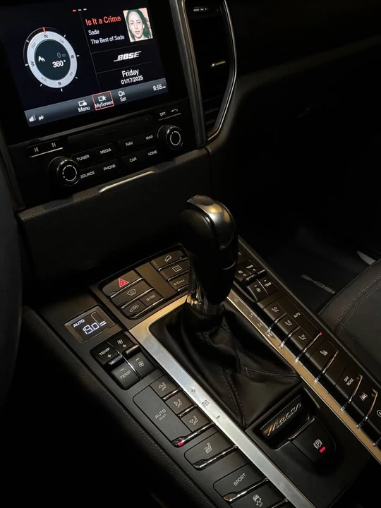 2017 Porsche Macan - Image 6 of 14