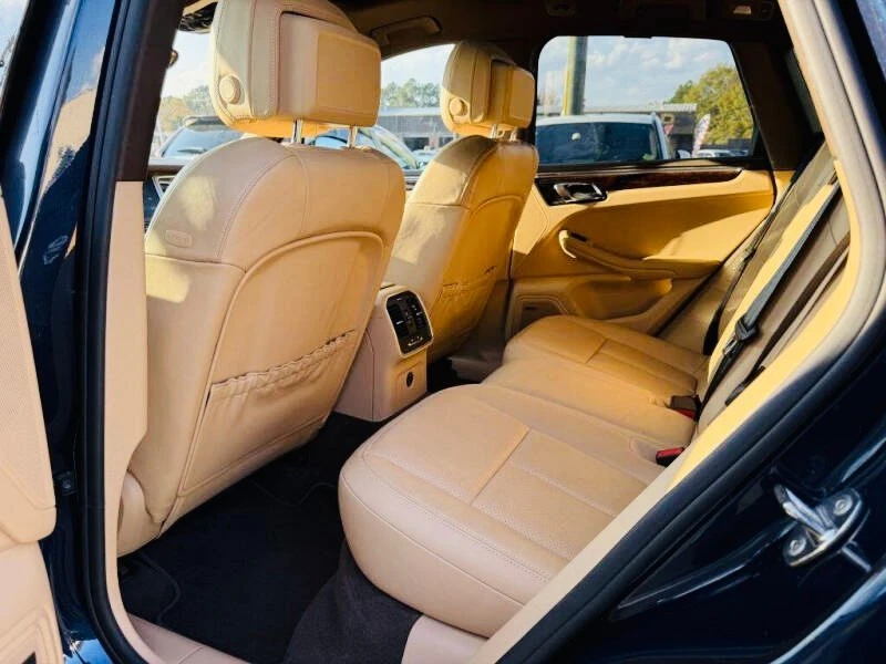 2017 Porsche Macan - Image 12 of 20