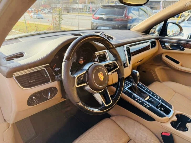 2017 Porsche Macan - Image 10 of 20