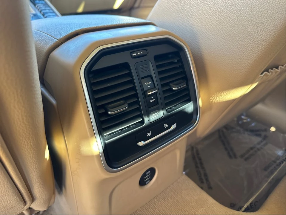2017 Porsche Macan - Image 19 of 19