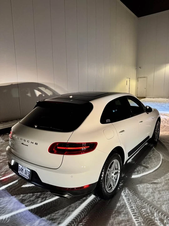 2017 Porsche Macan - Image 2 of 12