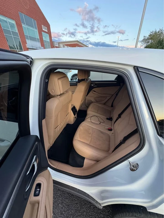 2017 Porsche Macan - Image 10 of 12