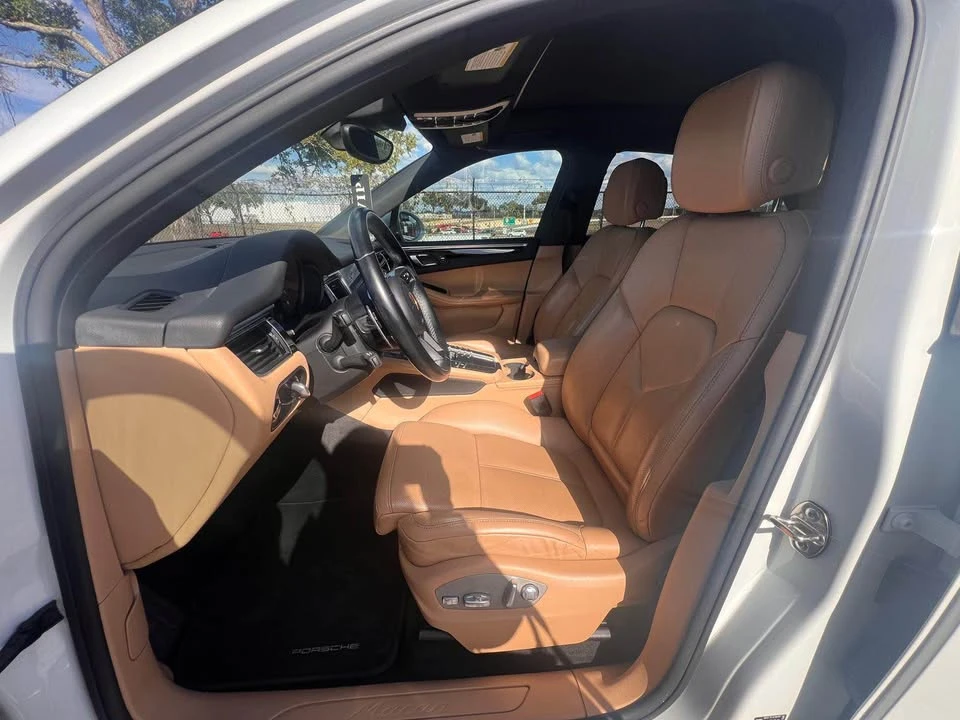 2017 Porsche Macan - Image 7 of 20