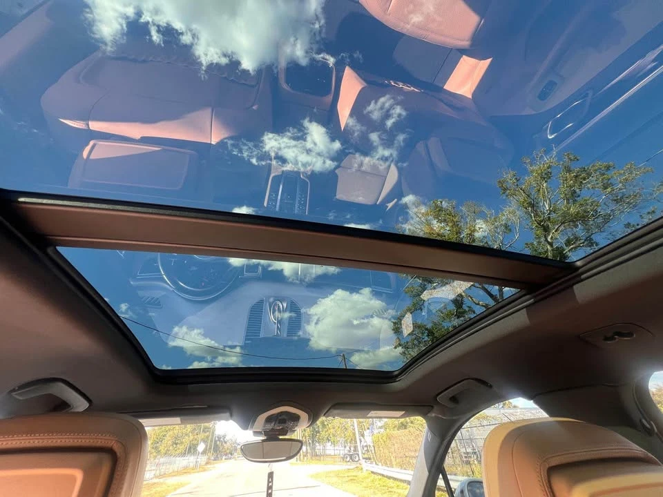 2017 Porsche Macan - Image 19 of 20