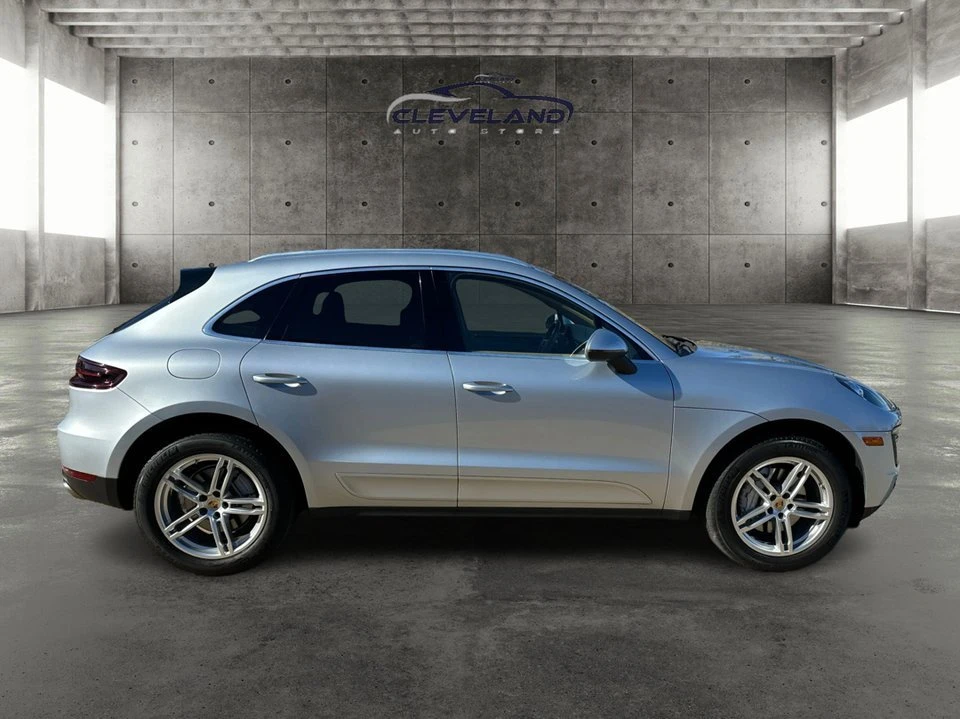 2017 Porsche Macan - Image 2 of 19