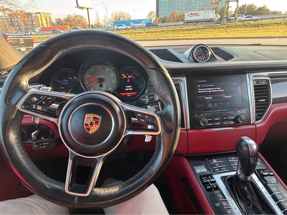 2017 Porsche Macan - Image 8 of 9