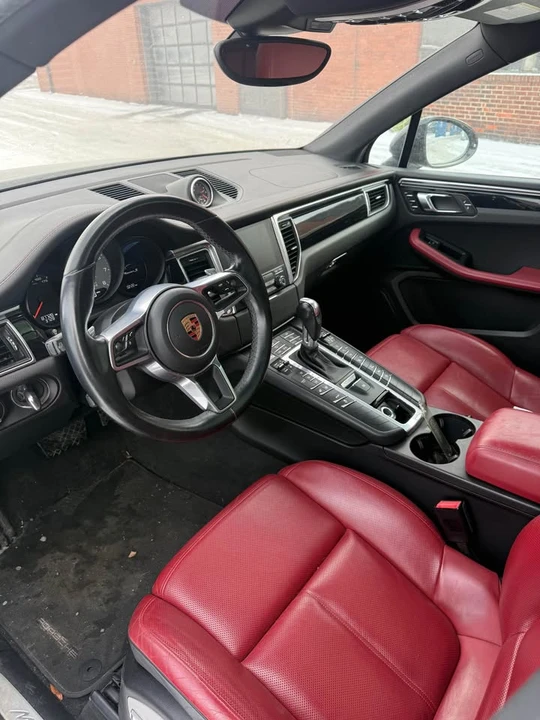 2017 Porsche Macan - Image 5 of 9