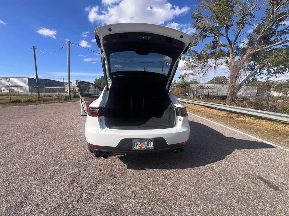 2017 Porsche Macan - Image 11 of 20