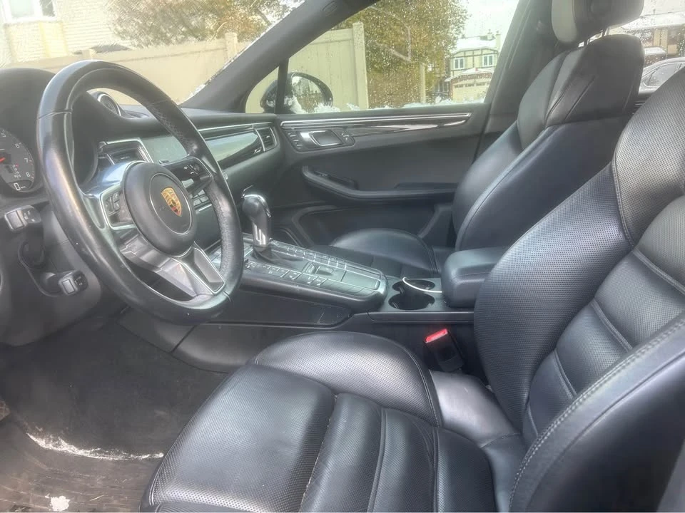 2017 Porsche Macan - Image 12 of 16
