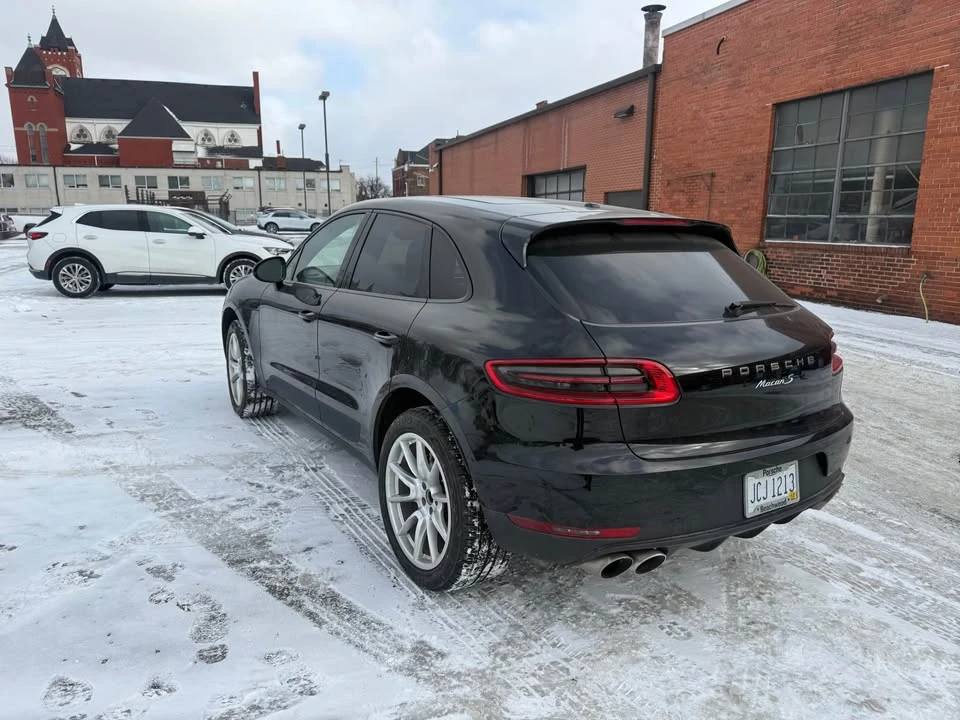 2017 Porsche Macan - Image 4 of 9