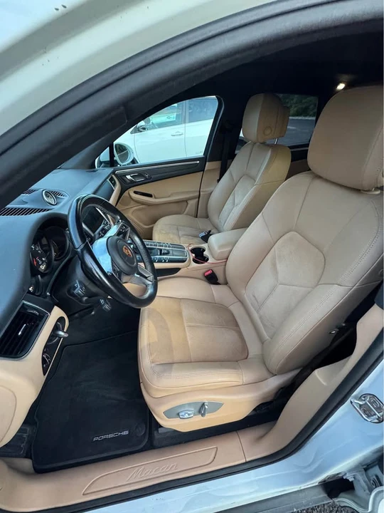 2017 Porsche Macan - Image 11 of 12