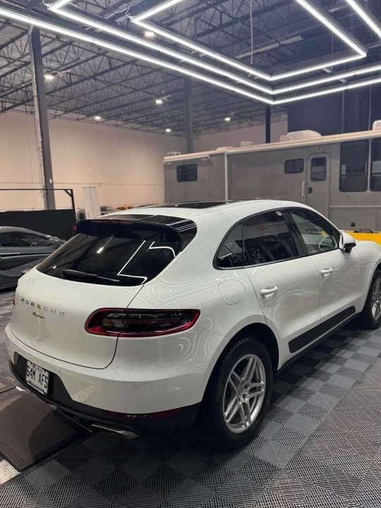2017 Porsche Macan - Image 6 of 12