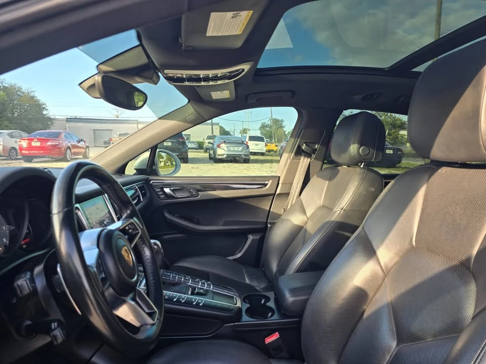 2017 Porsche Macan - Image 10 of 12
