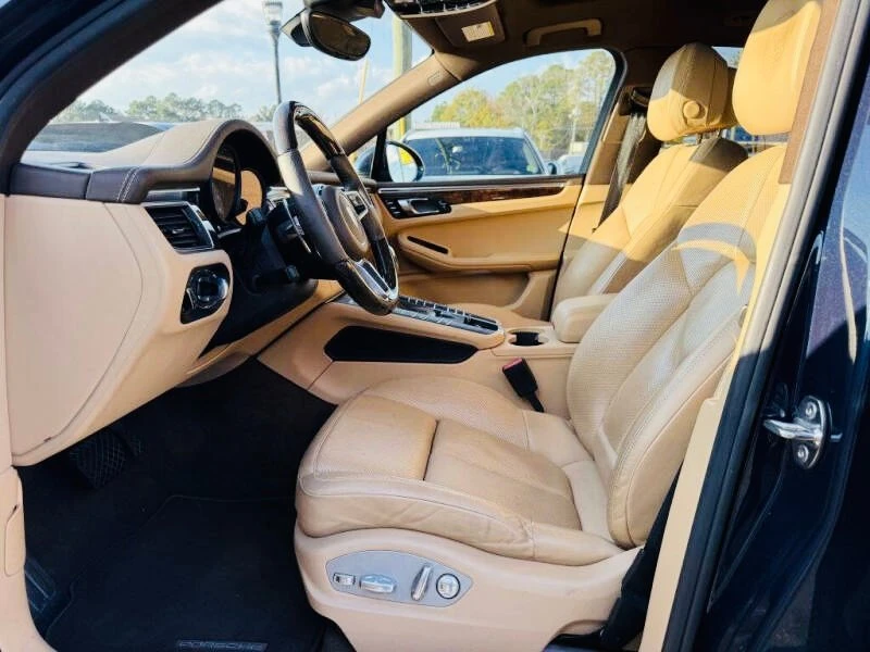 2017 Porsche Macan - Image 8 of 20