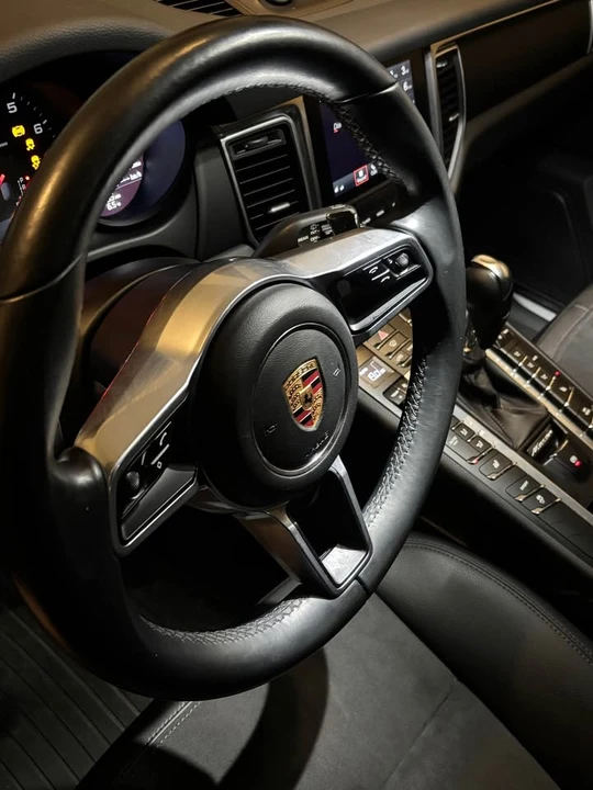 2017 Porsche Macan - Image 5 of 14