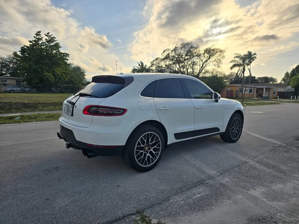 2017 Porsche Macan - Image 6 of 12