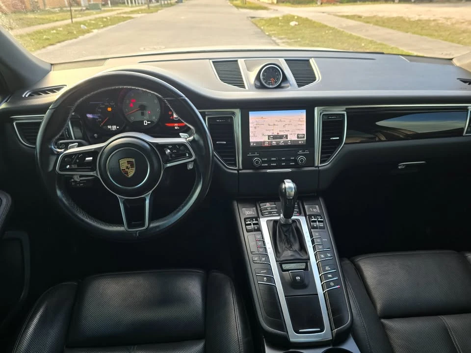 2017 Porsche Macan - Image 11 of 12