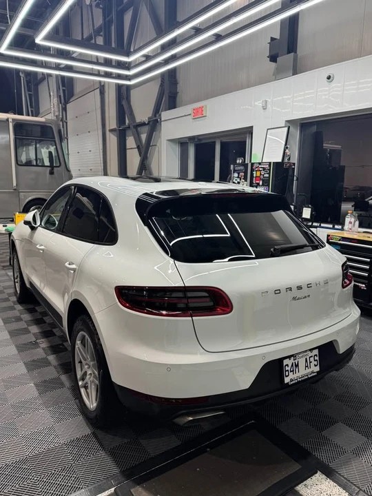 2017 Porsche Macan - Image 7 of 12