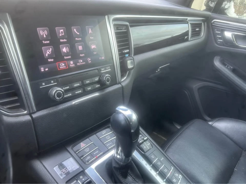 2017 Porsche Macan - Image 13 of 16