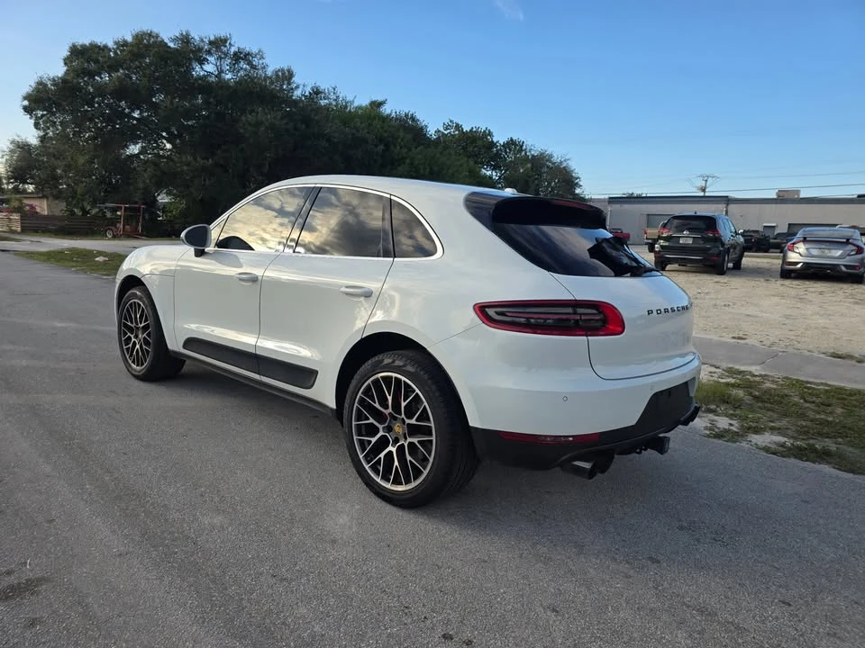 2017 Porsche Macan - Image 8 of 12