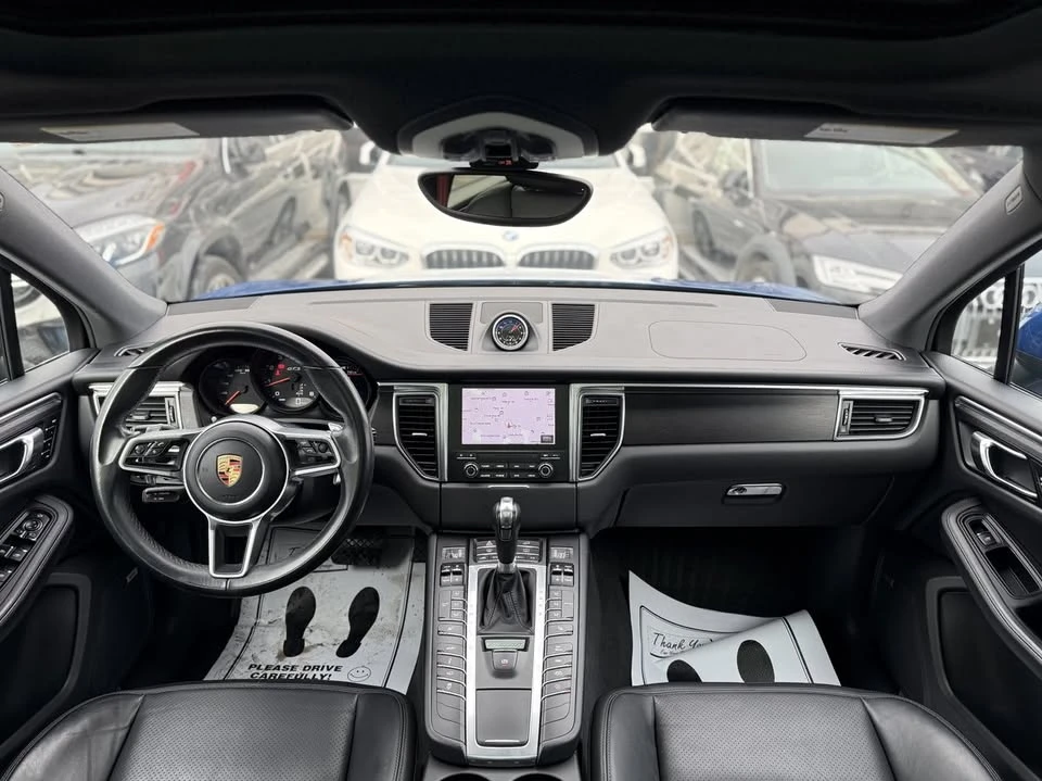 2017 Porsche Macan - Image 17 of 20
