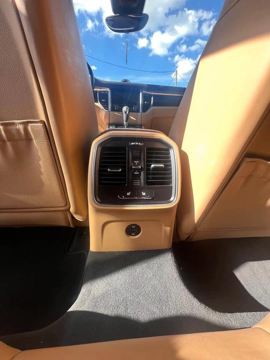 2017 Porsche Macan - Image 10 of 20