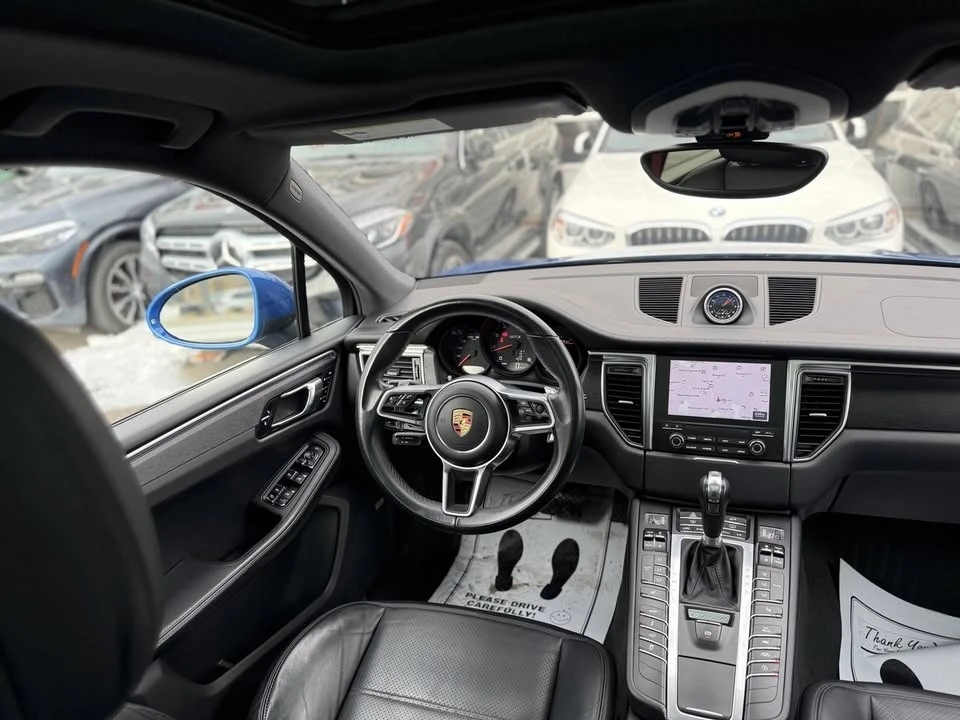 2017 Porsche Macan - Image 18 of 20