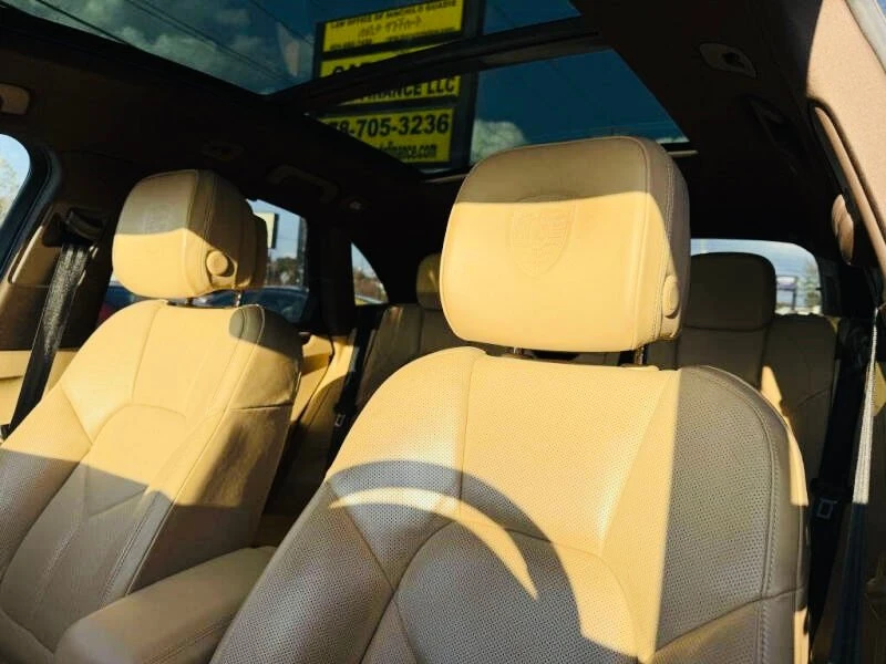 2017 Porsche Macan - Image 11 of 20