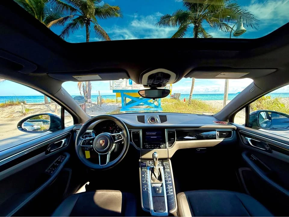 2017 Porsche Macan - Image 11 of 14