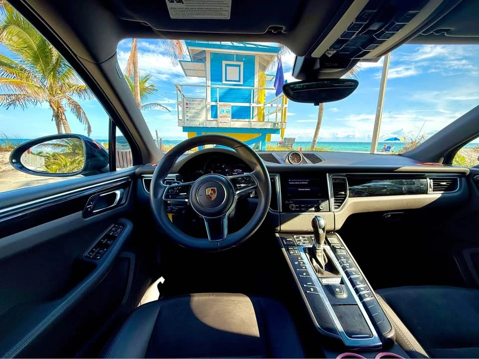 2017 Porsche Macan - Image 12 of 14