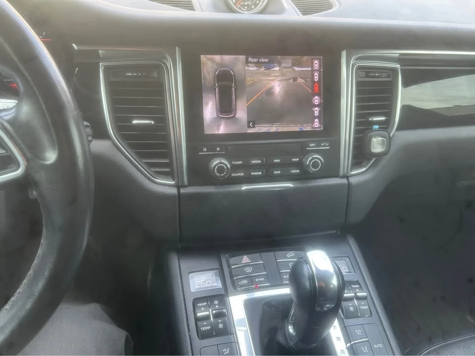 2017 Porsche Macan - Image 15 of 16
