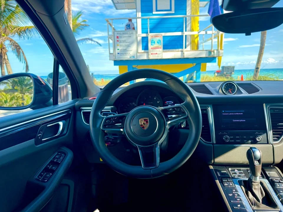 2017 Porsche Macan - Image 13 of 14