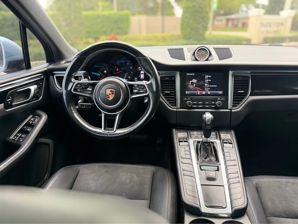 2017 Porsche Macan - Image 6 of 11
