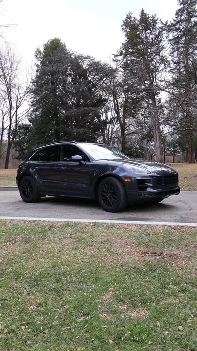 2017 Porsche Macan - Image 2 of 11