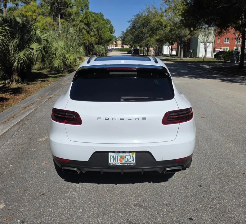 2017 Porsche Macan - Image 6 of 8
