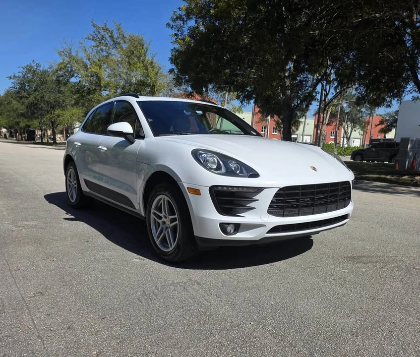 2017 Porsche Macan - Image 5 of 8
