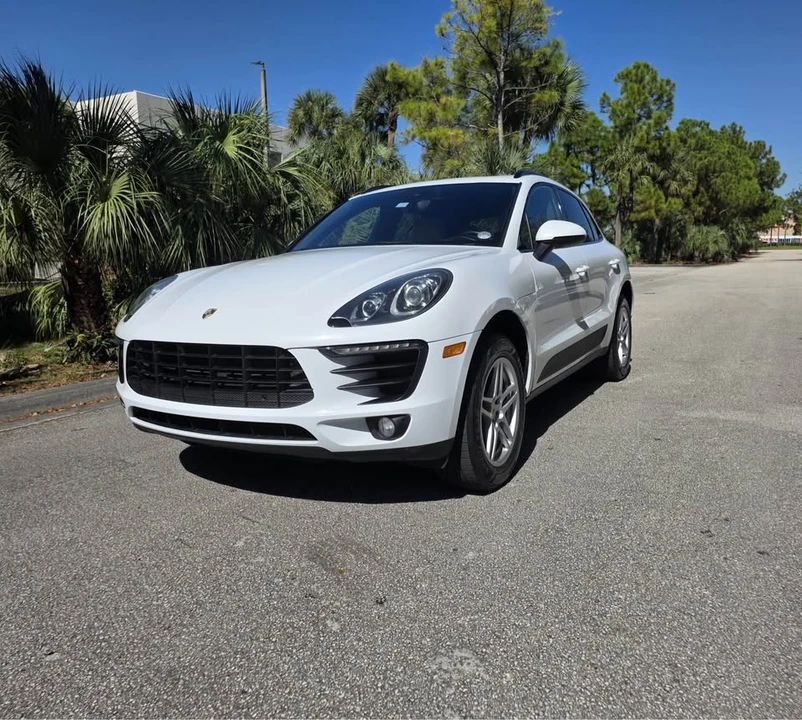 2017 Porsche Macan - Image 7 of 8