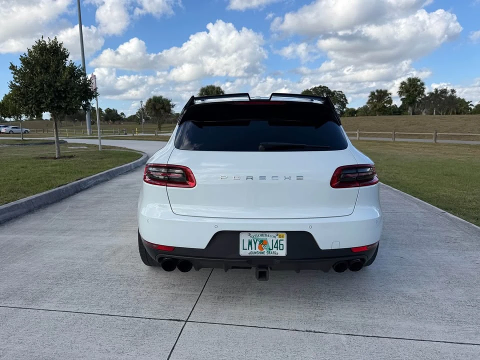 2017 Porsche Macan - Image 2 of 11