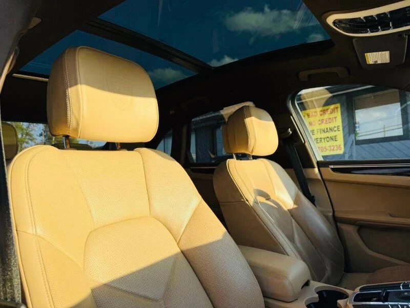 2017 Porsche Macan - Image 19 of 20