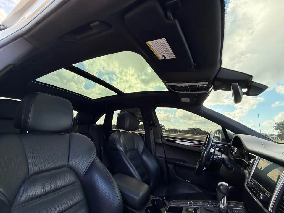 2017 Porsche Macan - Image 5 of 11