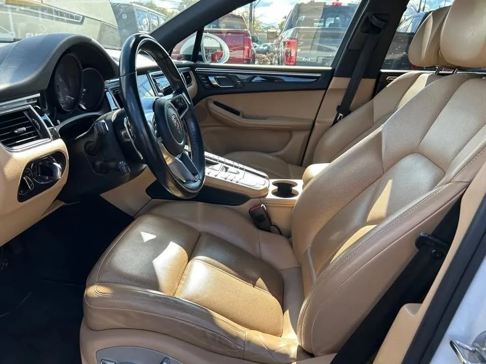 2017 Porsche Macan - Image 8 of 17