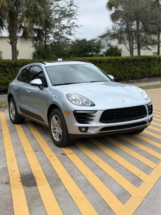2017 Porsche Macan - Image 3 of 11