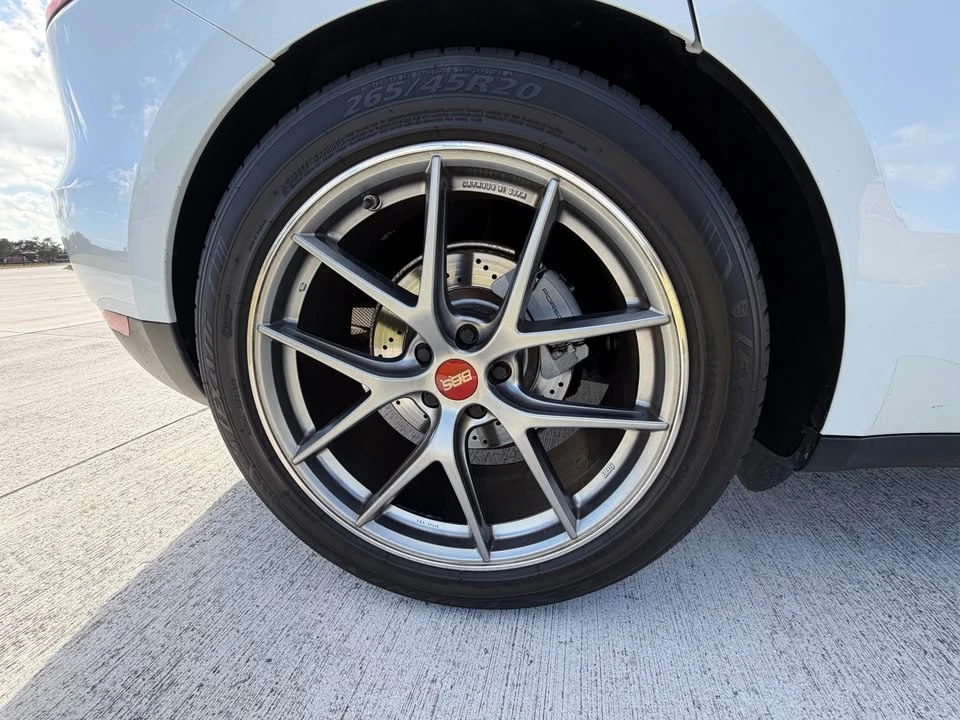 2017 Porsche Macan - Image 8 of 11