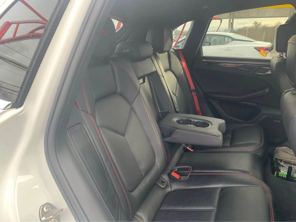 2017 Porsche Macan - Image 11 of 13